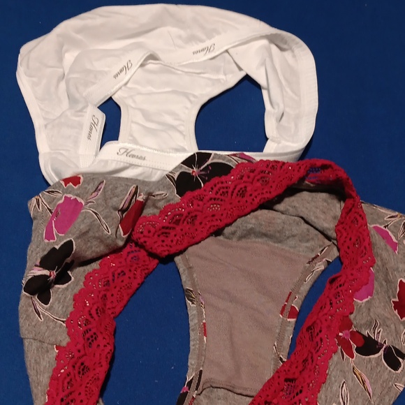 Panties (2) - Picture 3 of 3